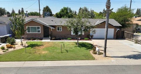 Photo of 563 N Walch Street, Porterville, CA 93257 (MLS # 243809)