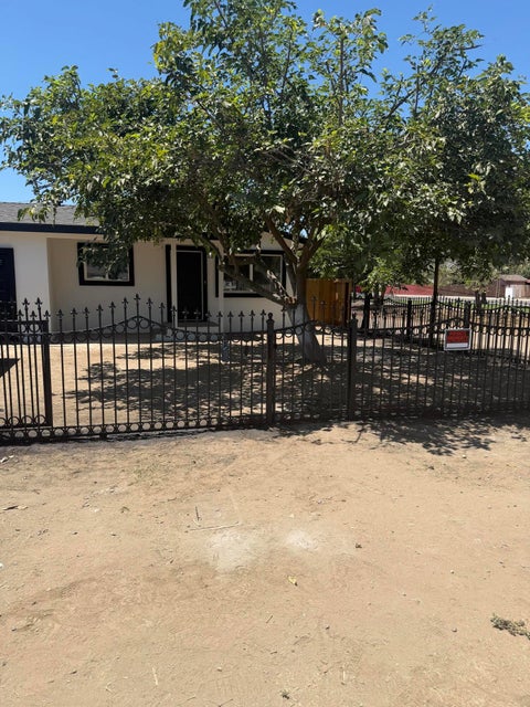 Photo of 383 N California, Tulare, CA 93274 (MLS # 242507)