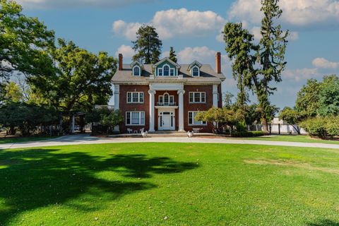 Photo of 815 E Sycamore Avenue, Tulare, CA 93274 (MLS # 235759)