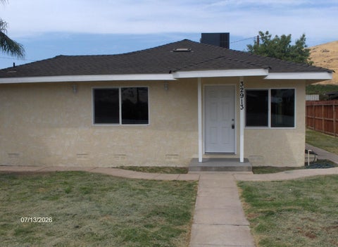 Photo of 32913 Sierra Drive, Lemon Cove, CA 93244 (MLS # 243431)
