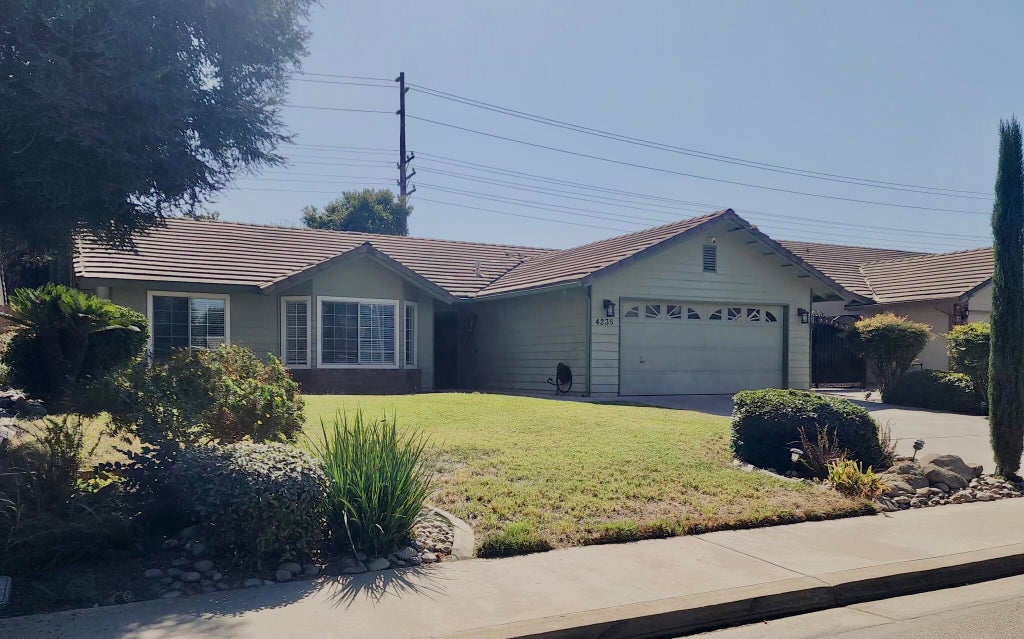 Photo of 4235 W Mission Court, Visalia, CA 93277 (MLS # 244388)