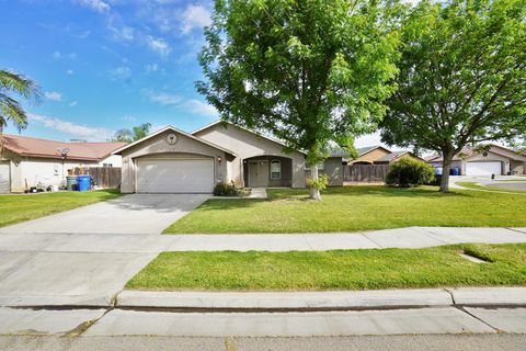 Photo of 950 Geneva Drive, Lemoore, CA 93245 (MLS # 241003)