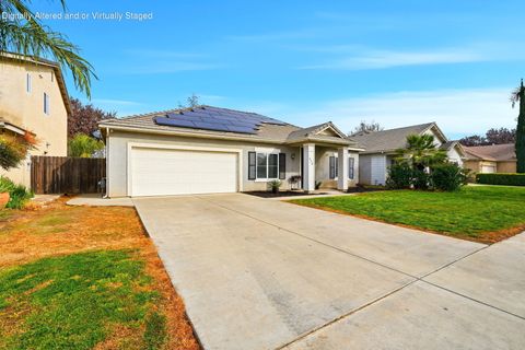 Photo of 834 W James Court W, Visalia, CA 93277 (MLS # 239761)