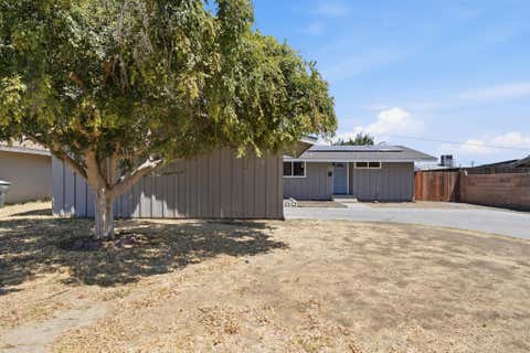 Photo of 1008 E Myrtle Street, Hanford, CA 93230 (MLS # 242763)