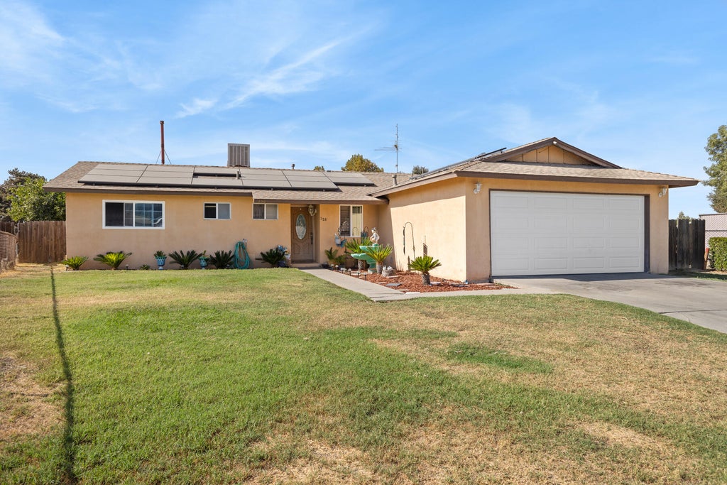 Photo of 330 W Babcock, Visalia, CA 93291 (MLS # 244692)