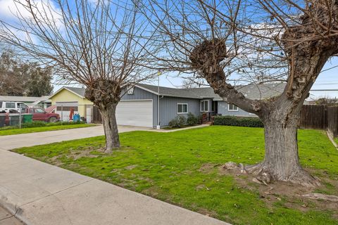 Photo of 1508 Claire Avenue, Corcoran, CA 93212 (MLS # 239731)