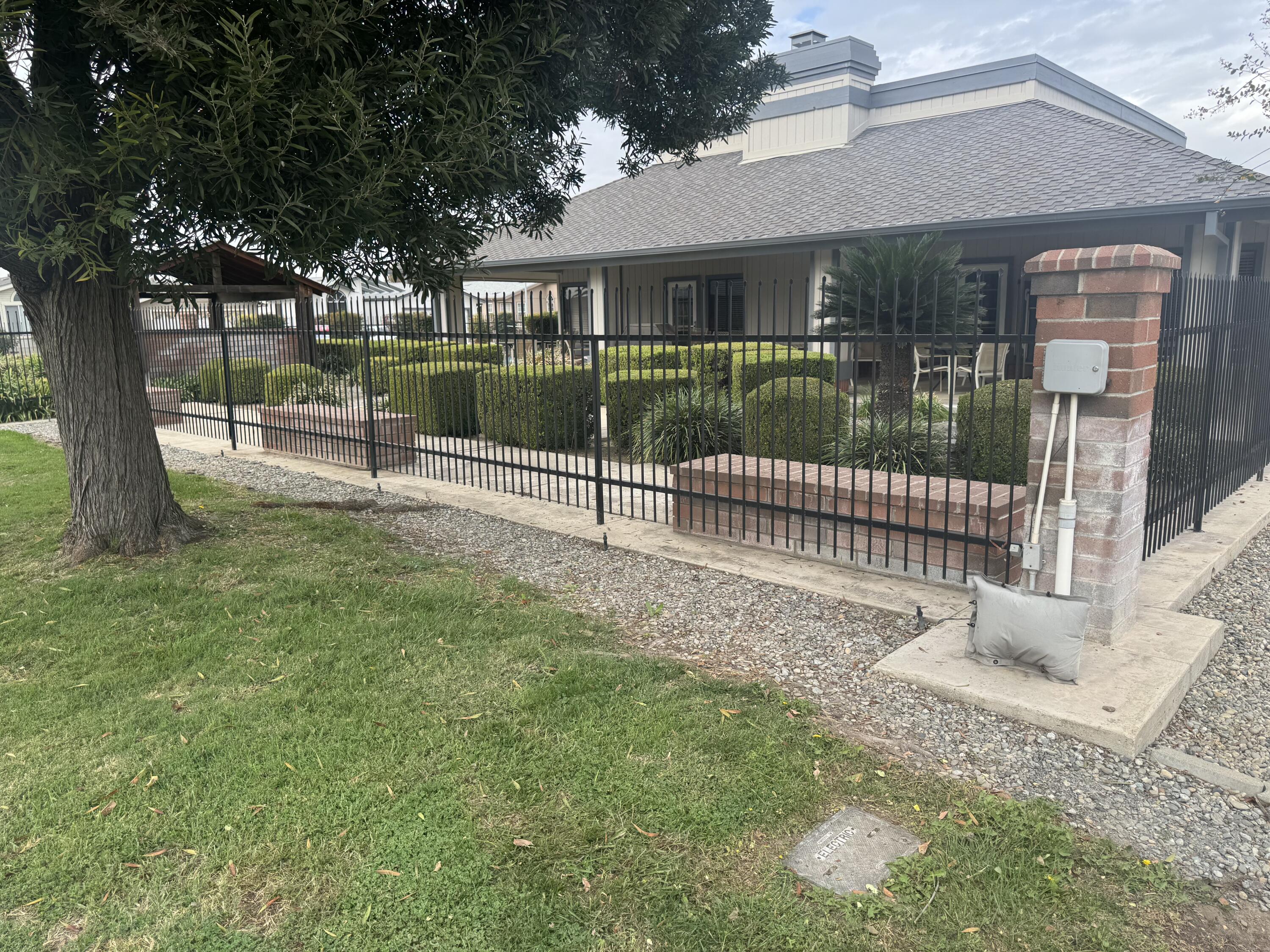 Visalia, California 93277, United States, 3 Bedrooms Bedrooms, ,2 BathroomsBathrooms,Residential,Active,241550