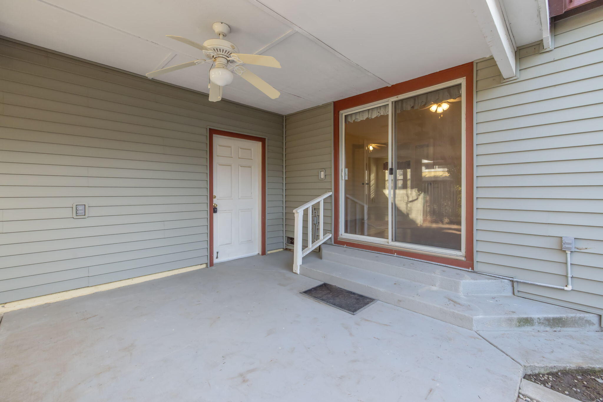 Visalia, California 93277, United States, 3 Bedrooms Bedrooms, ,2 BathroomsBathrooms,Residential,Active,241550