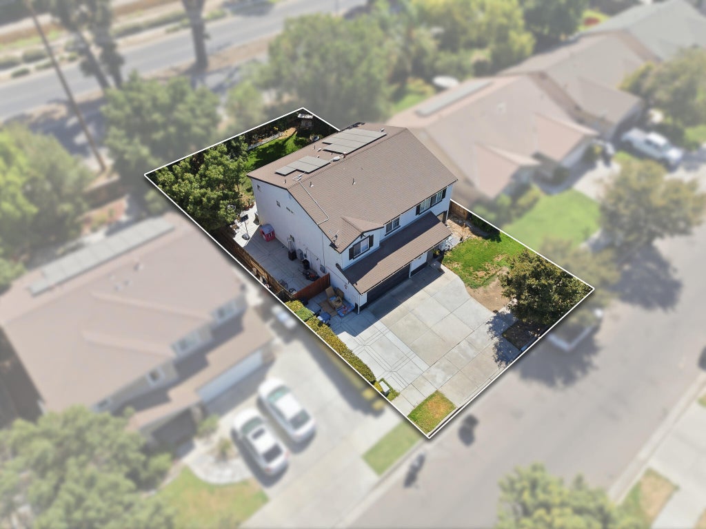 Photo of 3031 W Payson Avenue, Visalia, CA 93291 (MLS # 243465)