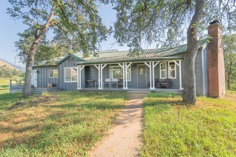 Photo of 40716 Old Three Rivers Road, Three Rivers, CA 93271 (MLS # 240868)