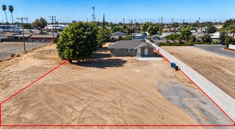 Photo of 75 N Villa Street, Porterville, CA 93257 (MLS # 244507)