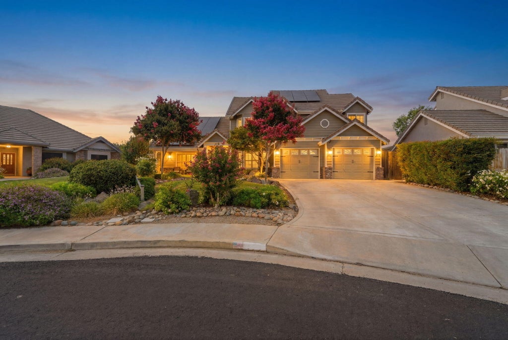 Photo of 4928 W Monte Verde Court, Visalia, CA 93277 (MLS # 242894)