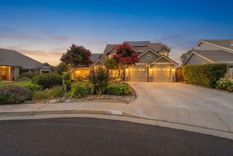 Photo of 4928 W Monte Verde Court, Visalia, CA 93277 (MLS # 242894)