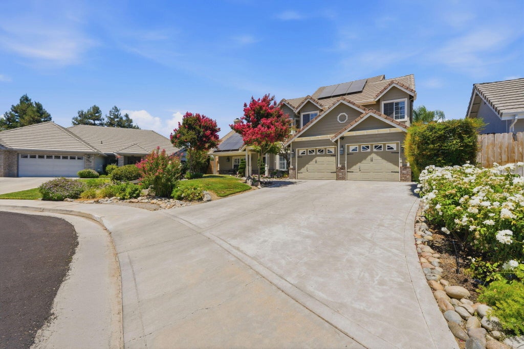 Photo of 4928 W Monte Verde Court, Visalia, CA 93277 (MLS # 242894)