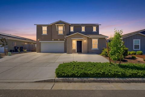Photo of 1033 E Loyola Avenue, Visalia, CA 93292 (MLS # 241727)