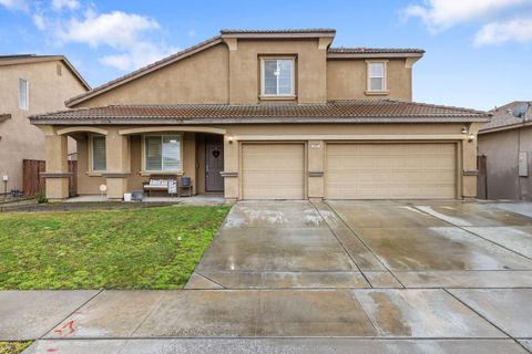 Photo of 2467 Ship Rock Avenue, Tulare, CA 93274 (MLS # 239879)