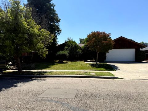Photo of 1765 E Sandalwood Avenue, Tulare, CA 93274 (MLS # 241647)