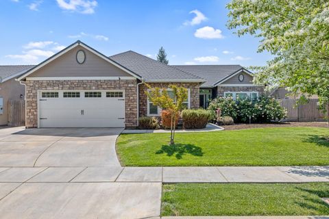 Photo of 2603 E Harbor Island Avenue, Tulare, CA 93274 (MLS # 239573)