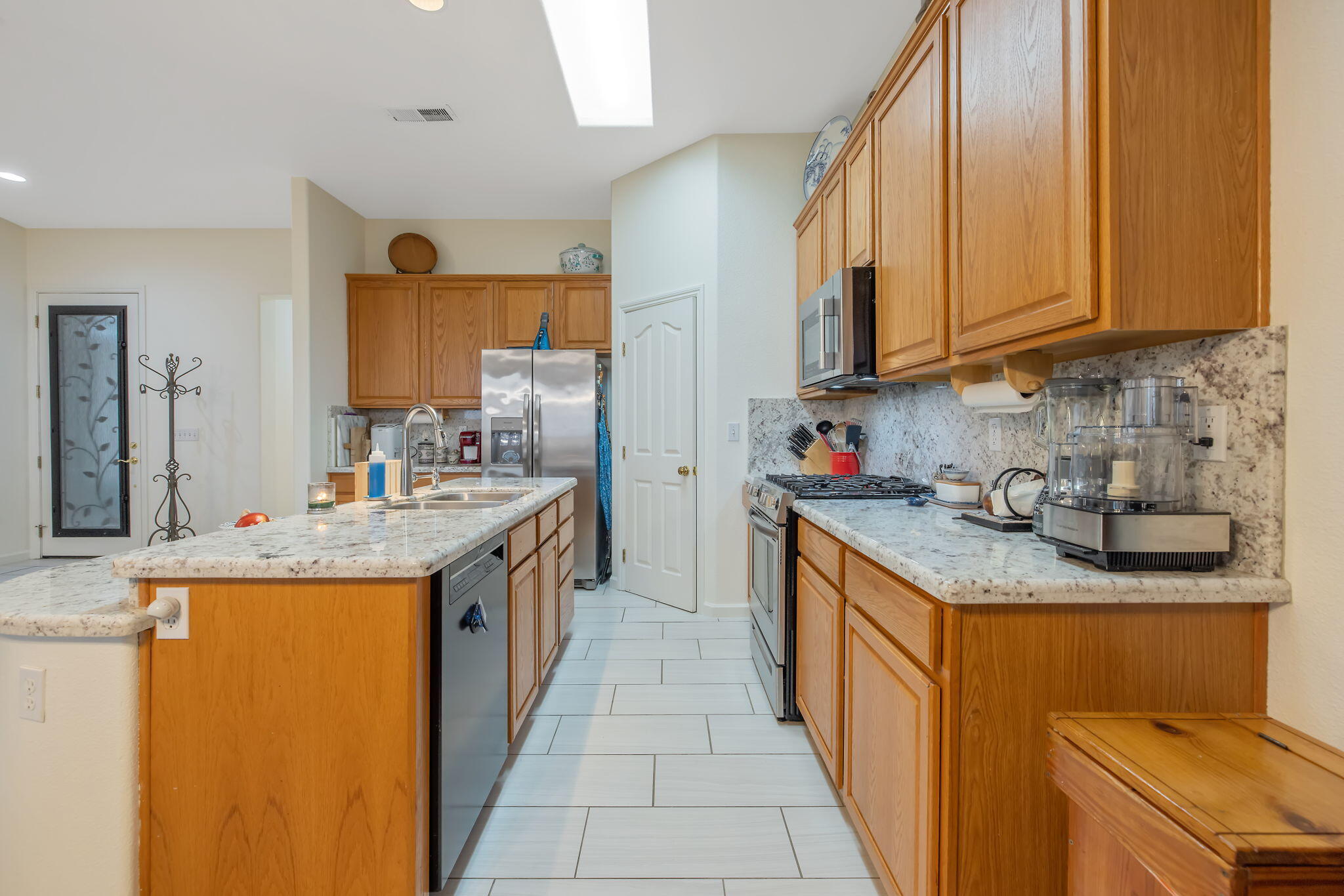 Hanford, California 93230, United States, 4 Bedrooms Bedrooms, ,2 BathroomsBathrooms,Residential,Active,249343