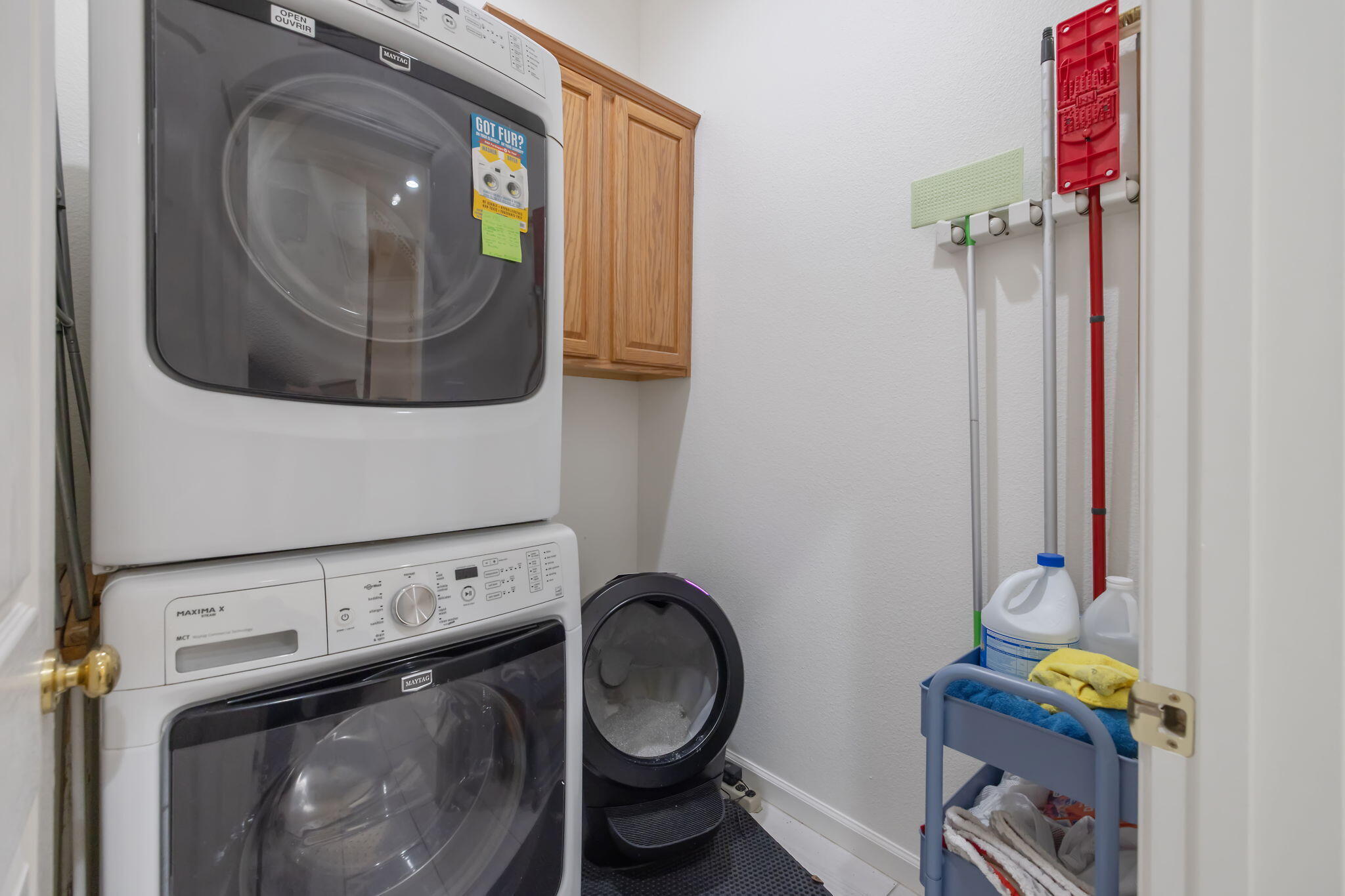 Hanford, California 93230, United States, 4 Bedrooms Bedrooms, ,2 BathroomsBathrooms,Residential,Active,249343