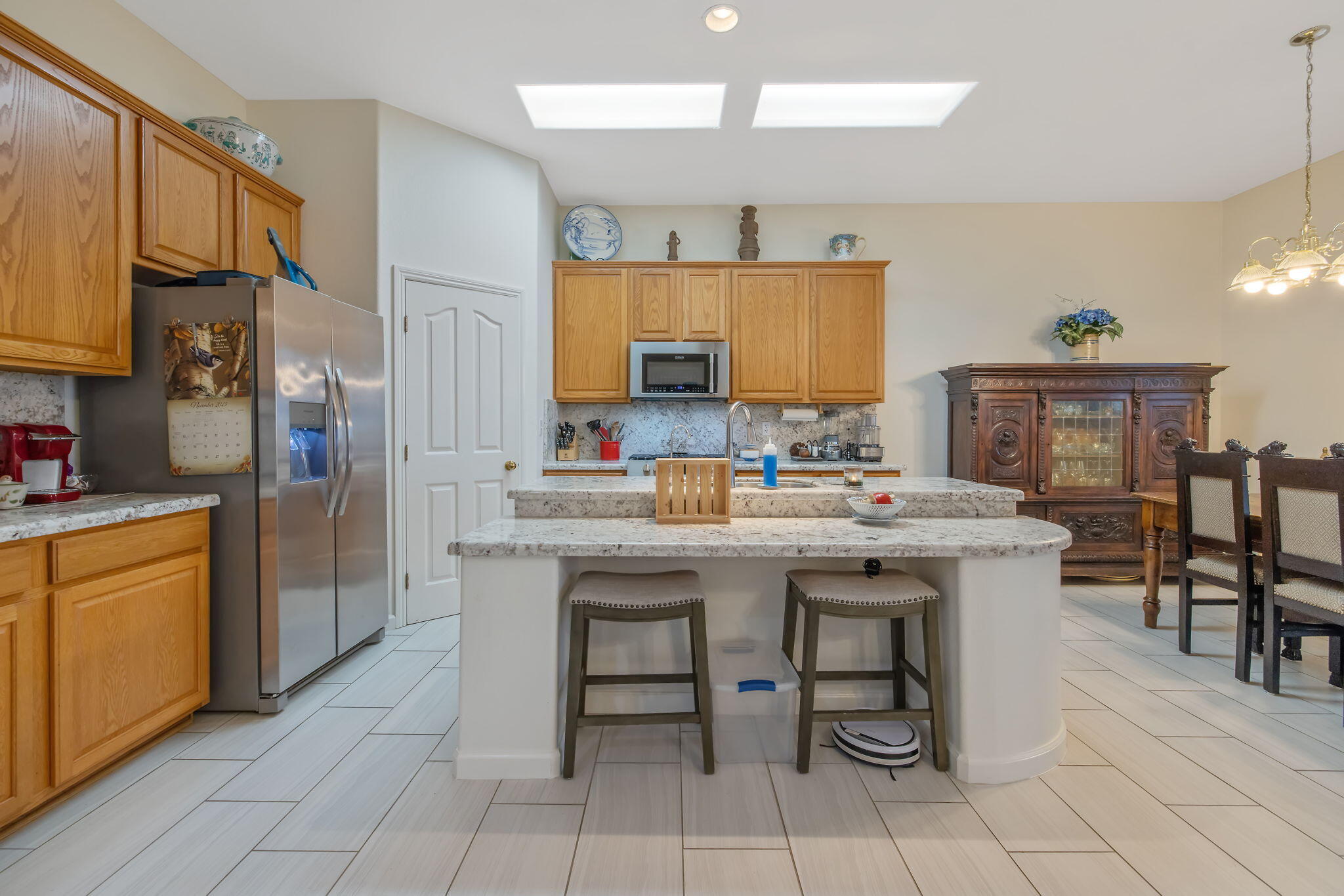 Hanford, California 93230, United States, 4 Bedrooms Bedrooms, ,2 BathroomsBathrooms,Residential,Active,249343