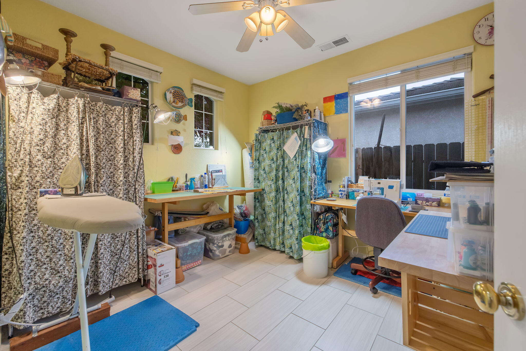 Hanford, California 93230, United States, 4 Bedrooms Bedrooms, ,2 BathroomsBathrooms,Residential,Active,249343