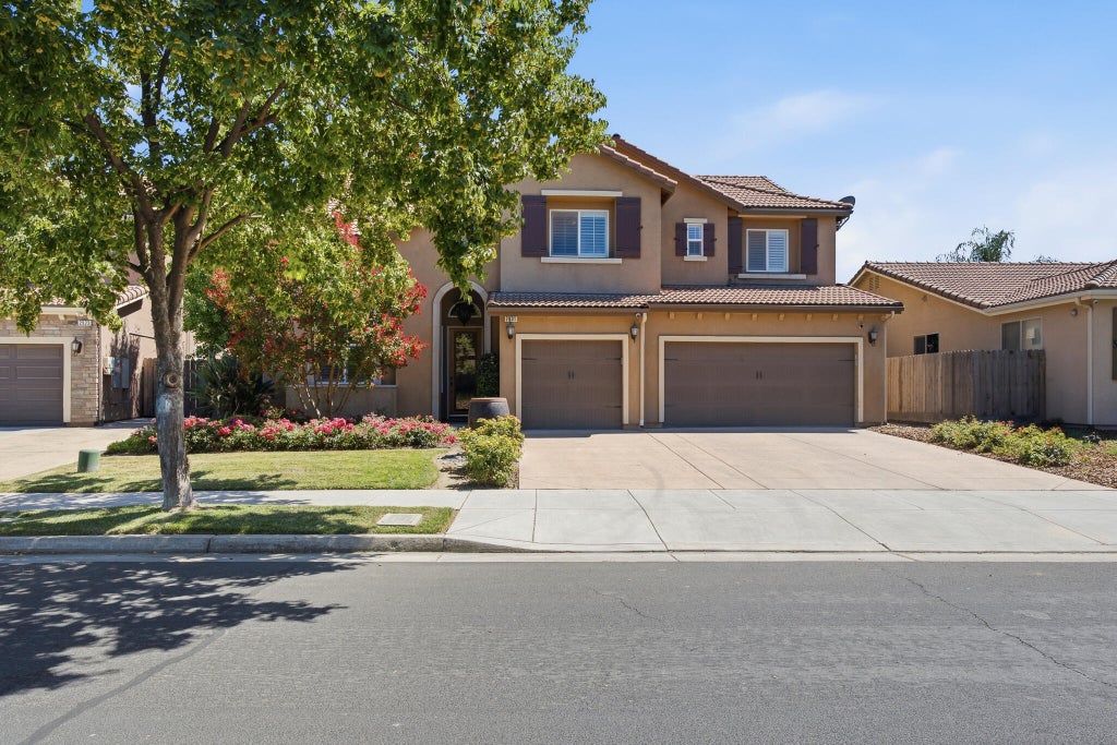 Photo of 2931 W Cecil Avenue, Visalia, CA 93291 (MLS # 242923)