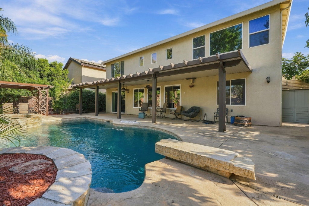 Photo of 3138 W Ceres Court, Visalia, CA 93291 (MLS # 244279)