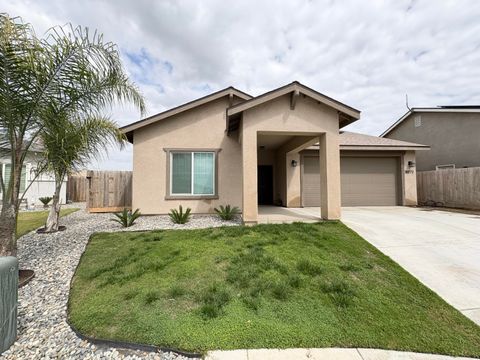 Photo of 30772 Bellwood Road, Visalia, CA 93291 (MLS # 241311)