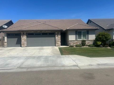 Photo of 2066 Cabrillo Court, Tulare, CA 93274 (MLS # 240889)