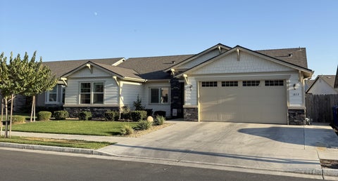 Photo of 1853 W Date Avenue, Porterville, CA 93257 (MLS # 243649)