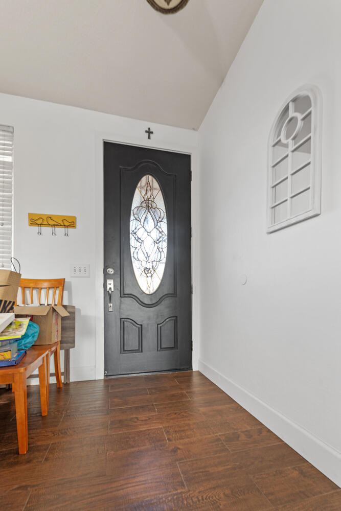 Tulare, California 93274, United States, 3 Bedrooms Bedrooms, ,2 BathroomsBathrooms,Residential,Active,94619