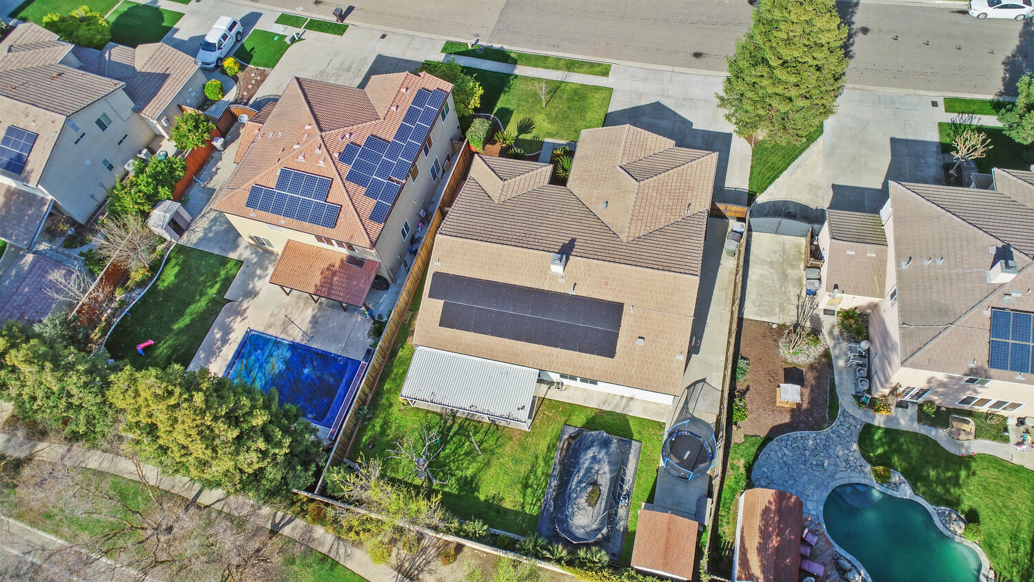 Tulare, California 93274, United States, 3 Bedrooms Bedrooms, ,2 BathroomsBathrooms,Residential,Active,94619