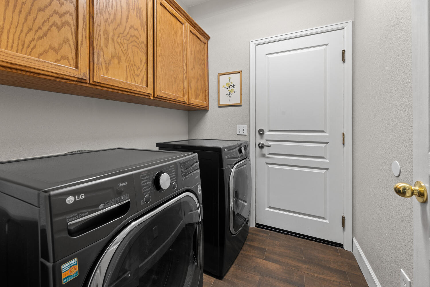 Tulare, California 93274, United States, 3 Bedrooms Bedrooms, ,2 BathroomsBathrooms,Residential,Active,94619