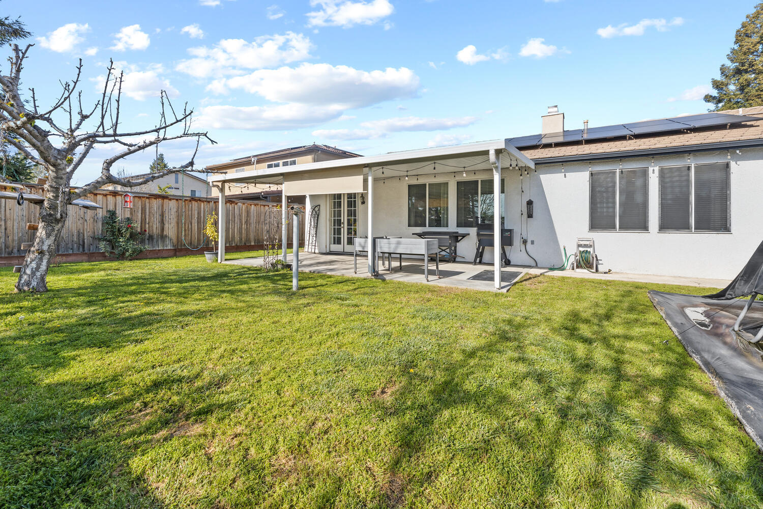 Tulare, California 93274, United States, 3 Bedrooms Bedrooms, ,2 BathroomsBathrooms,Residential,Active,94619