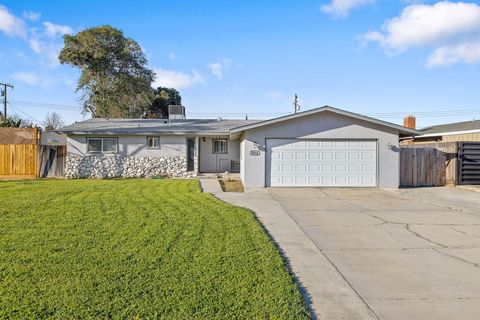 Photo of 3814 W Judy Avenue, Visalia, CA 93277 (MLS # 240185)