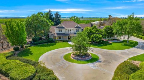 Photo of 26349 Rd 192, Exeter, CA 93221 (MLS # 237729)