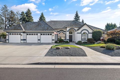 Photo of 2637 E Laura Court, Visalia, CA 93292 (MLS # 237955)