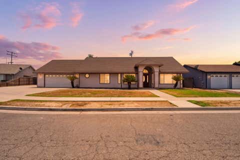 Photo of 1487 Boyd Court, Tulare, CA 93274 (MLS # 243498)