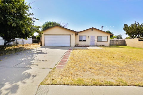Photo of 905 E Florinda Street, Hanford, CA 93230 (MLS # 243709)
