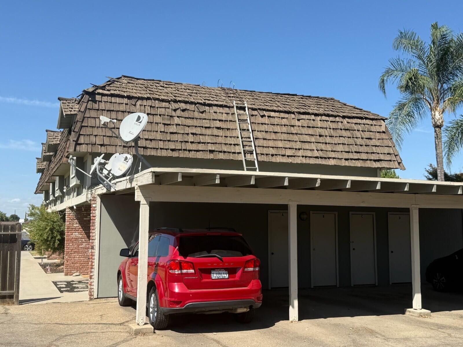 Kingsburg, California 93631, United States, 8 Bedrooms Bedrooms, ,8 BathroomsBathrooms,Residential,Pending,210195