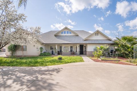 Photo of 25744 Road 188, Exeter, CA 93221 (MLS # 240221)