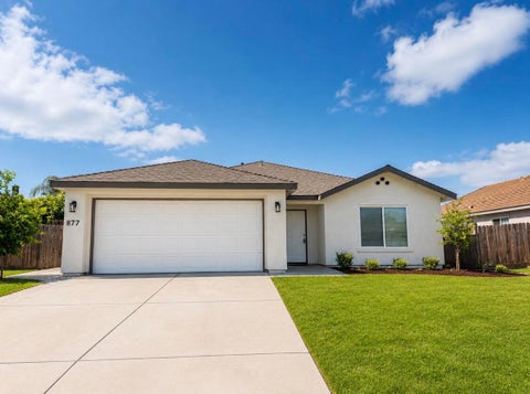 Photo of 877 W Mcintire Avenue, Porterville, CA 93257 (MLS # 242510)