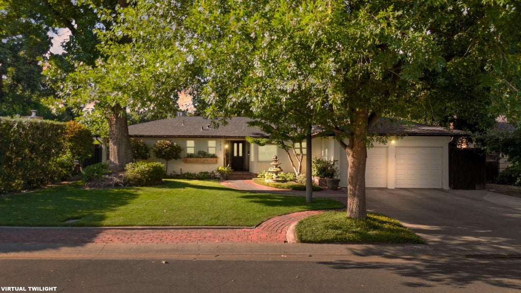 Photo of 1610 W Meadow Avenue, Visalia, CA 93277 (MLS # 242146)