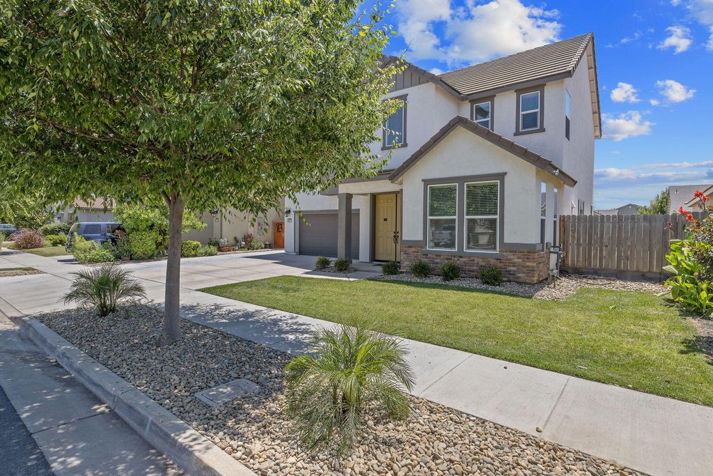 Photo of 3201 E Harter Avenue, Visalia, CA 93292 (MLS # 241724)