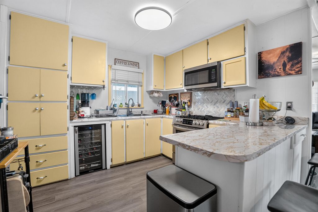 Photo of 2120 S Santa Fe Ave Sp J17 #Sp J17, Visalia, CA 93292 (MLS # 242782)
