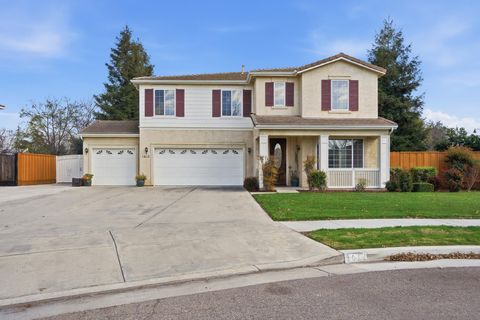 Photo of 1612 Maduro Street, Tulare, CA 93274 (MLS # 240224)