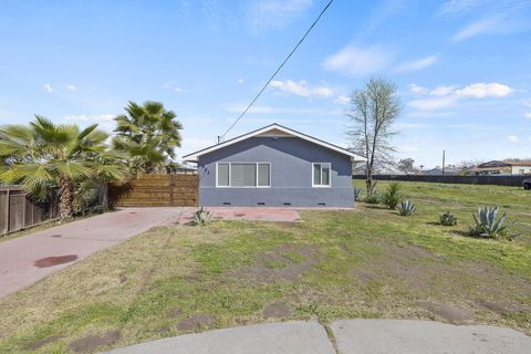 982 Davis Street, Hanford, CA 93230 - MLS#: 234060