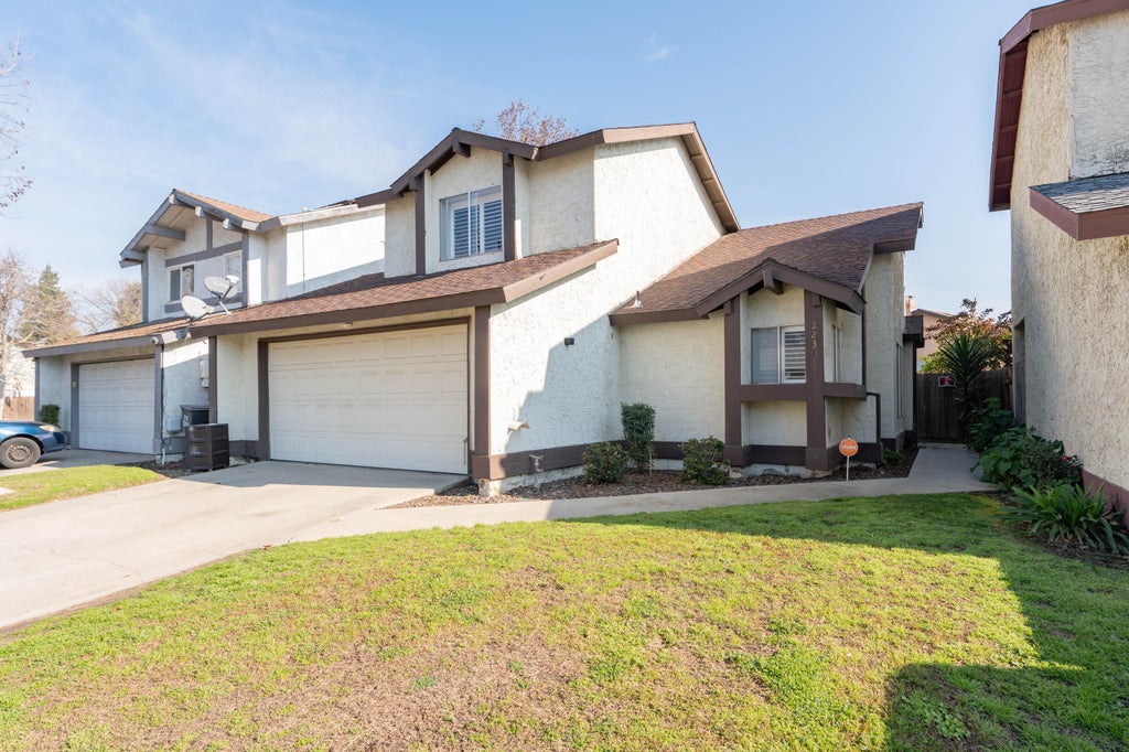 Photo of 2234 N Edison Street, Visalia, CA 93292 (MLS # 241129)