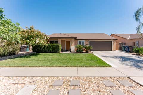 Photo of 1842 Madalyn Avenue, Tulare, CA 93274 (MLS # 242804)